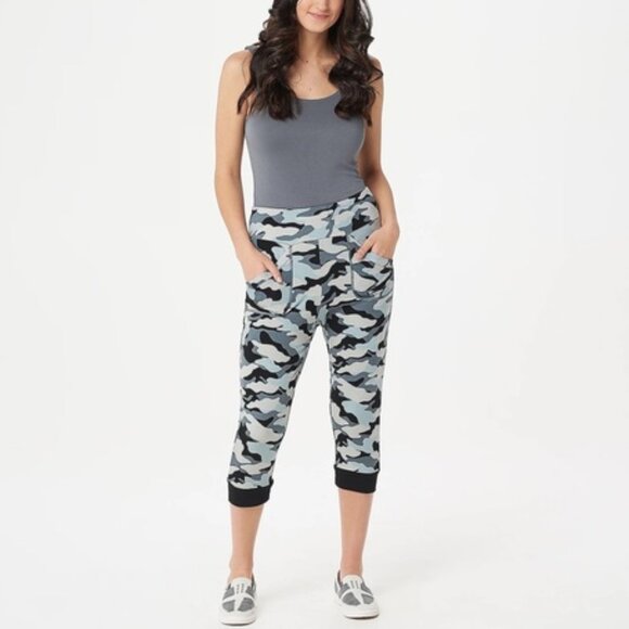 French Terry Cropped Camo Joggers - Picture 2 of 9